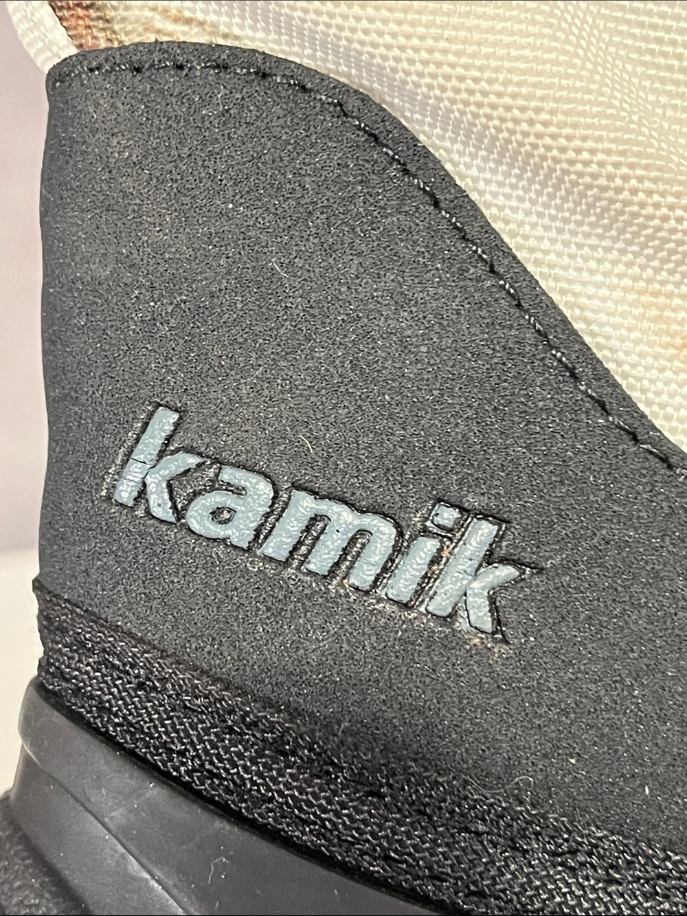 Kamik Kids Black and Cream Snow Boots with Leaf Print size 12 - Picture 6 of 8